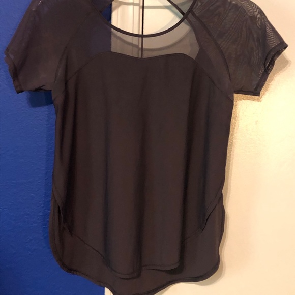 lululemon athletica Tops - Lululemon Flowy Purple Active Top (size 4 or 6)